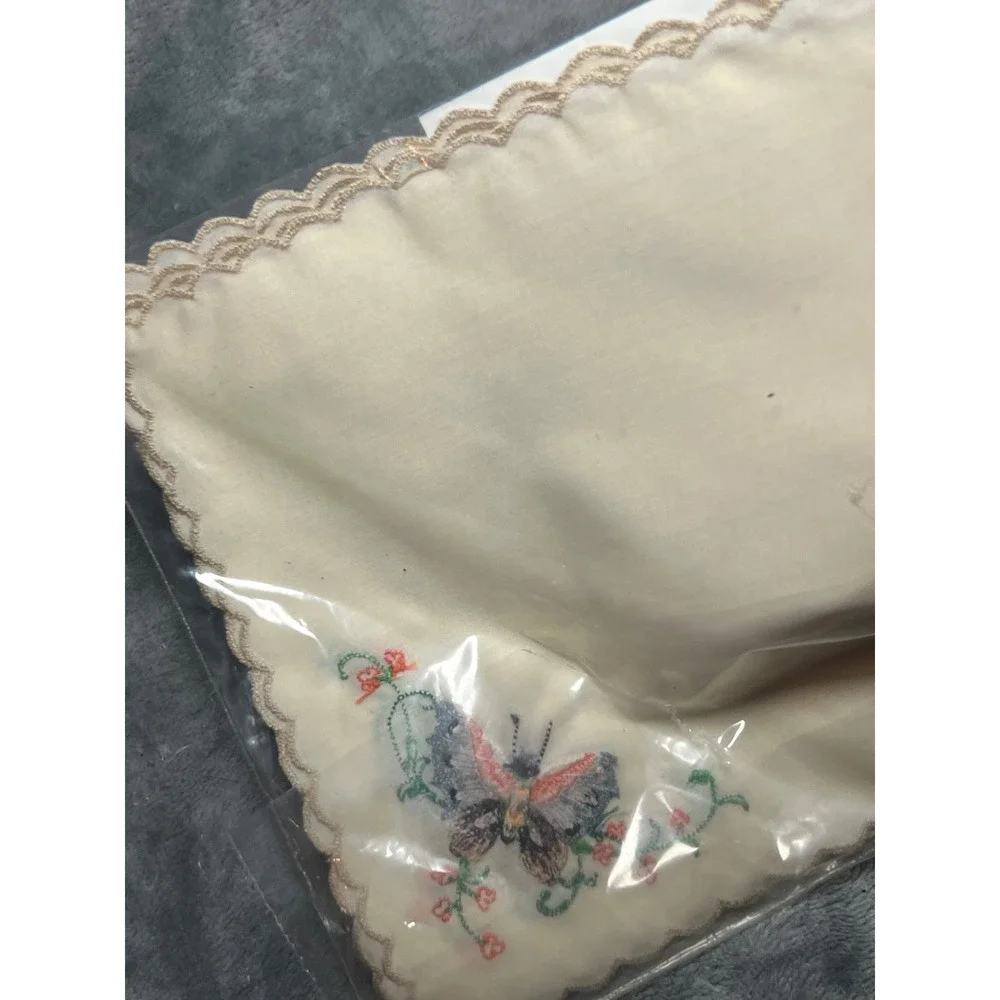 Vintage Peacock Embroidered Napkins Butterflies Set 6 & wine‎ 8x8 Scalloped NOS